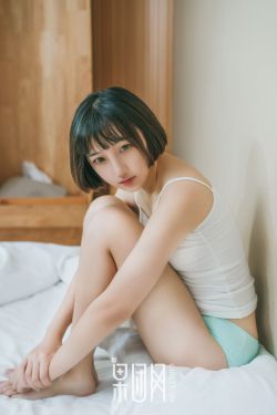 乳房与月亮